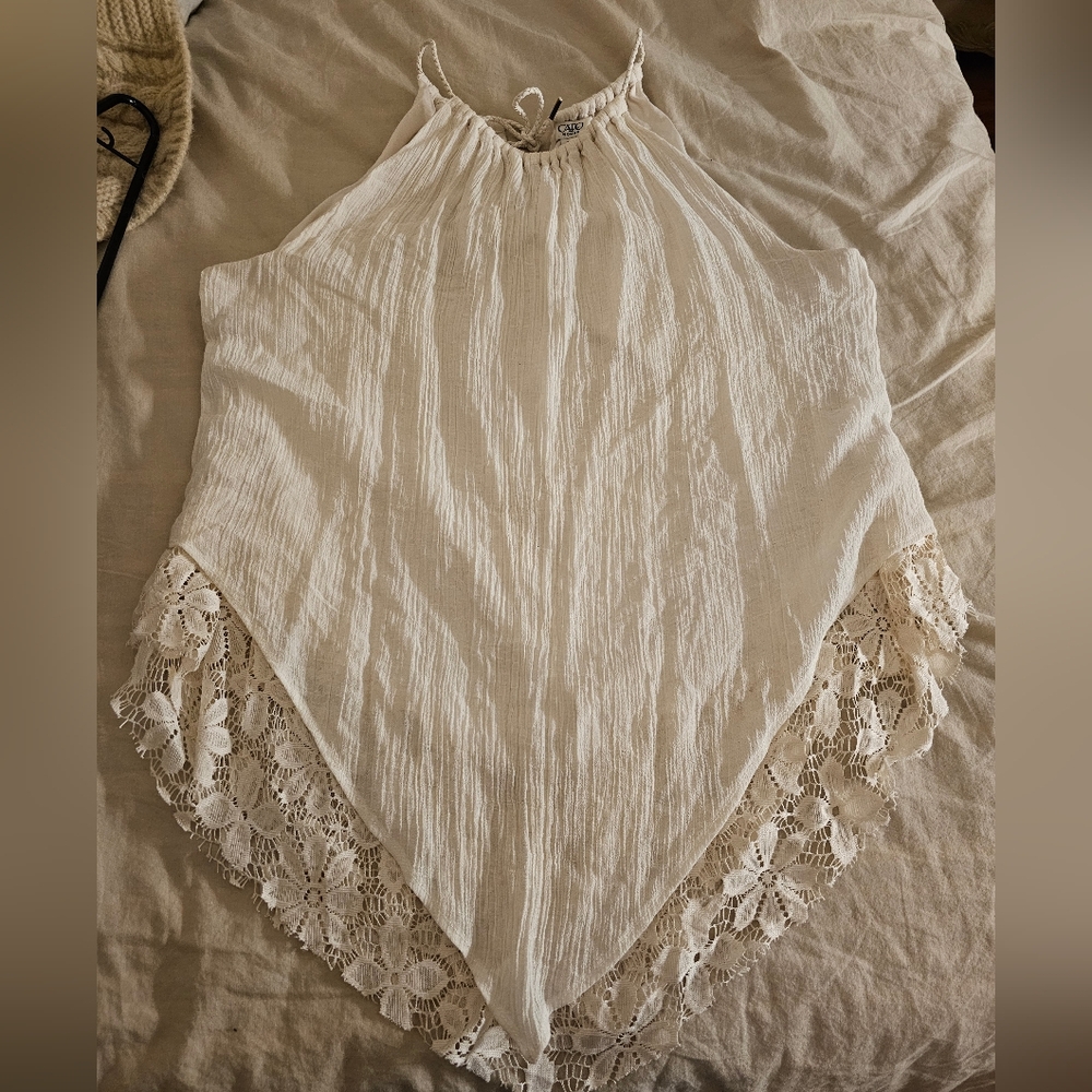 🧹Cato Cream Lace Hem Blouse🧹